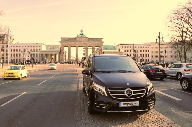 5hours: Guide, Chauffeur & Photographer in Berlin private Tour - Getting picked up, choosing the finish, and using the mobile ticket