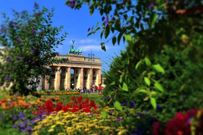 All-in-One Berlin Highlights on Foot: Private Walking Tour - Meeting up, then walking the right streets (without stress)