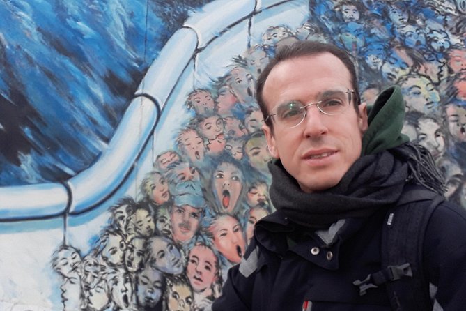Alternative Berlin Private Tour with Jacob - Graffiti and Squats - Potsdamer Platz and Brandenburg Gate: from culture and cinema to wall-era memory