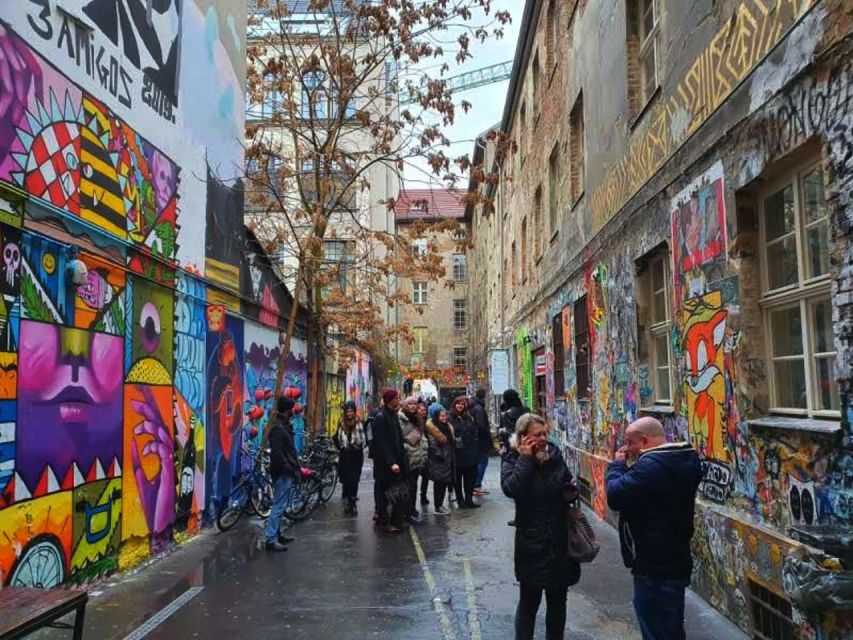 Alternative Berlin / Street art tour - Private group - Alternative Housing Projects, Squats, and Communal Living You Can Still Trace