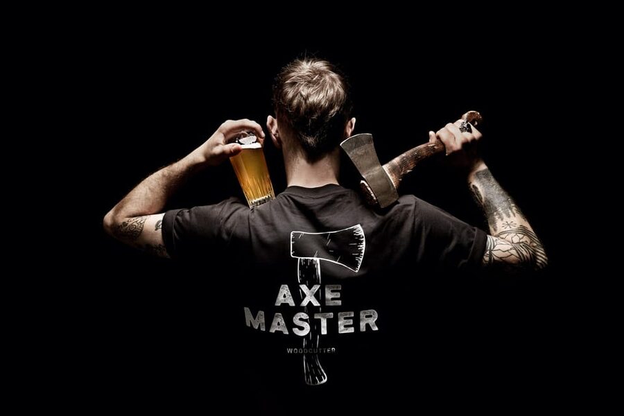 AXE THROWING EXPERIENCE IN BERLIN - Games and the Friendly Tournament on Your Own Lane