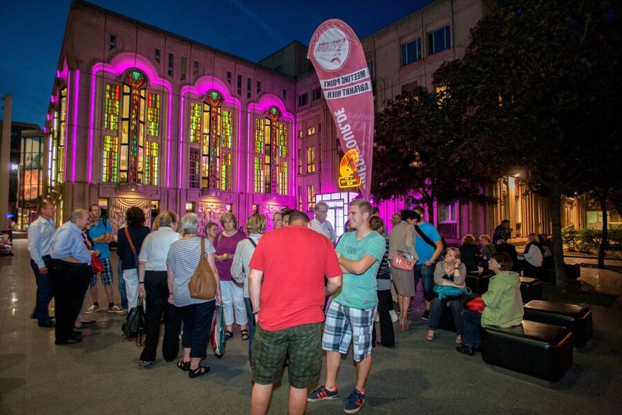 Berlin: 1.5-Hour Comedy Bus Tour in German - Where you meet and how to plan your evening