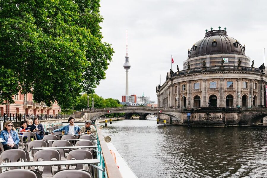 Berlin: 1-Hour City Sightseeing Cruise - Alte Börse Pier and Hackescher Markt: start smart, not stressful