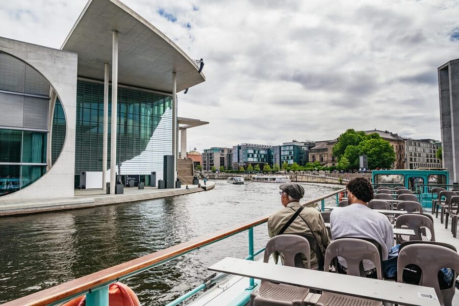 Berlin: 1-Hour City Sightseeing Cruise - The one-hour Spree loop: how the timing turns into a mini overview