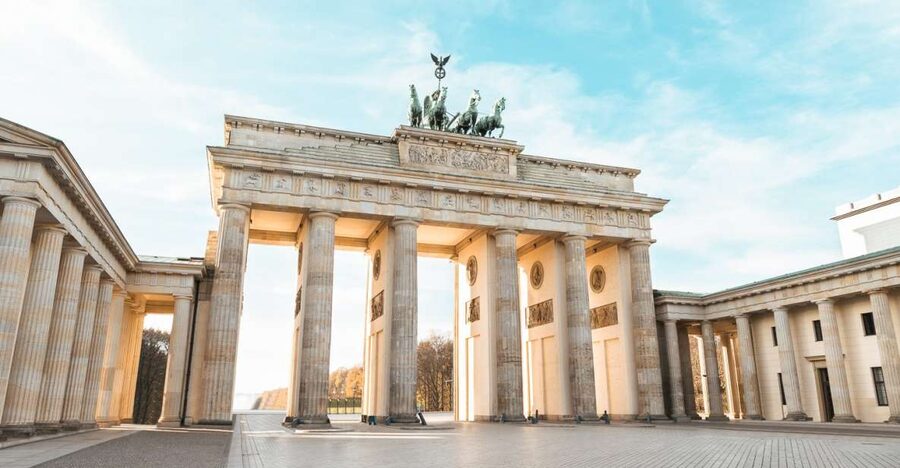 Berlin: 1-Hour Guided Tour of the Historic Center - Unter den Linden: why this boulevard works for a short guided walk