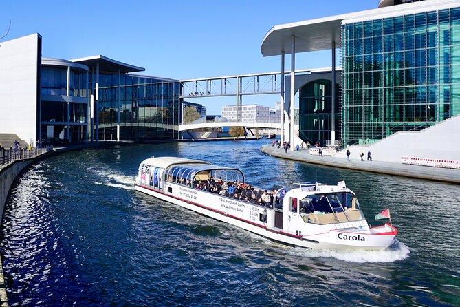 Berlin: 1-hr Boat Tour with Bilingual Live Guide (DE/EN) - Key highlights at a glance
