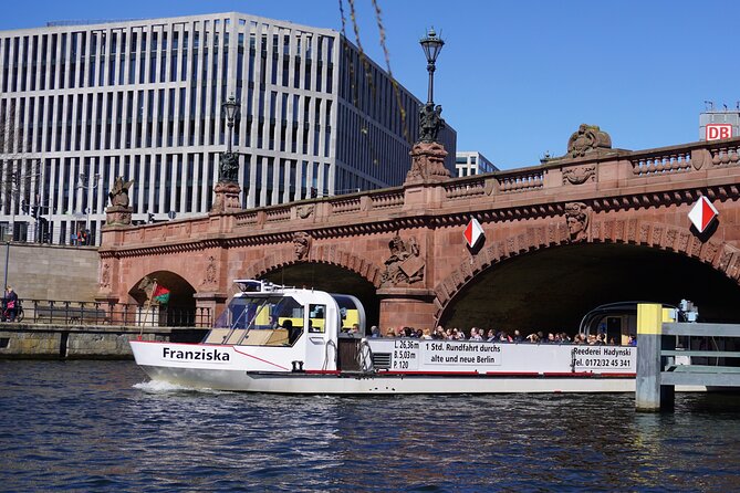 Berlin: 1-hr Boat Tour with Bilingual Live Guide (DE/EN) - Price and value: what $25.40 buys you in real sightseeing time