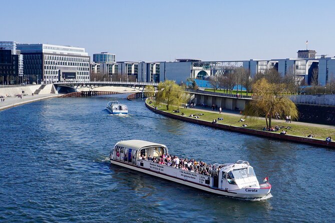 Berlin: 1-hr Boat Tour with Bilingual Live Guide (DE/EN) - The panoramic ships: MS Carola and MS Franziska, with roof options that matter