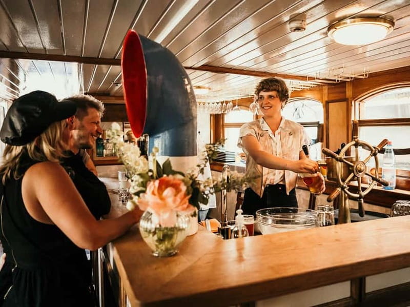 Berlin: 2.5-Hour Beer & Sunset Sightseeing Boat Cruise - Step-by-Step Through Berlin’s Night Highlights