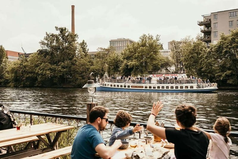 Berlin: 2.5-Hour Beer & Sunset Sightseeing Boat Cruise - Where to Meet at Alte Börse, and How Early to Arrive