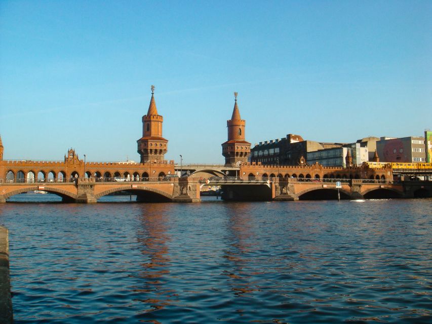 Berlin: 2.5-Hour East Side Boat Cruise with Commentary - Berlin-Mitte landmarks from the water: Cathedral to the Humboldt Forum