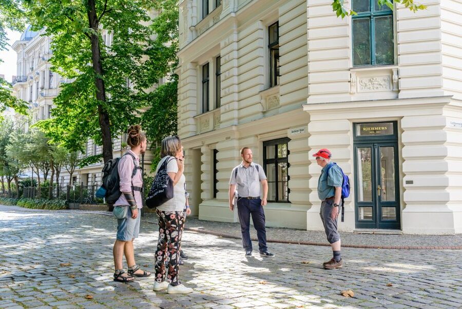 Berlin: 2.5-Hour Walking Tour through Kreuzberg 61 - Kreuzberg 61, not the postcard route