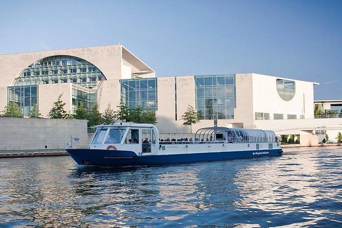 Berlin 3-Course Dinner Cruise - Your 3-course menu: what you get, plus the vegetarian approach