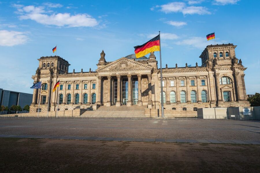 Berlin: 3-H Top Sights Guided E-Scooter Tour - The Spree River Ride, Sidewalks and Bike Lanes, and Real City Energy