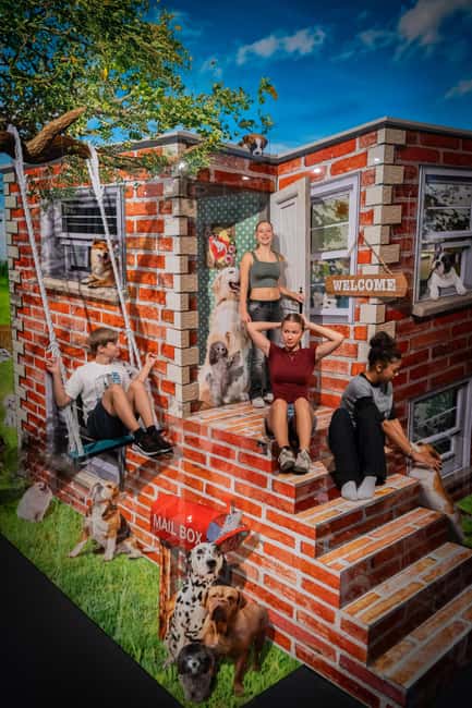 Berlin: 3D TrickArt Museum - Tickets - The intro and the staff friendliness make a difference