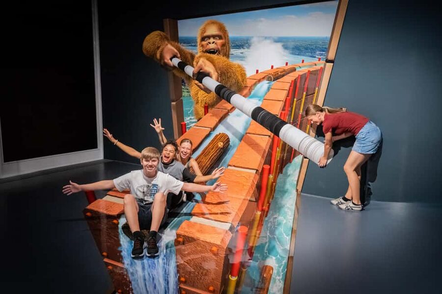 Berlin: 3D TrickArt Museum - Tickets - What you’ll actually see, from Spree whale chaos to Godzilla prep