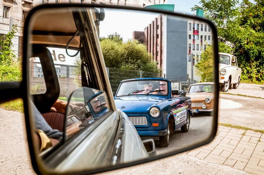 Berlin: 75-minute Trabi Safari - The Berlin Wall experience: East Side Gallery and Oberbaum Bridge