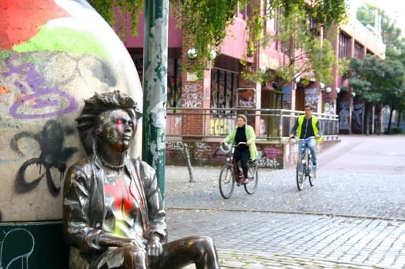 Berlin: Alternative Berlin Bike Tour - How the guides keep it relaxed, safe, and personal