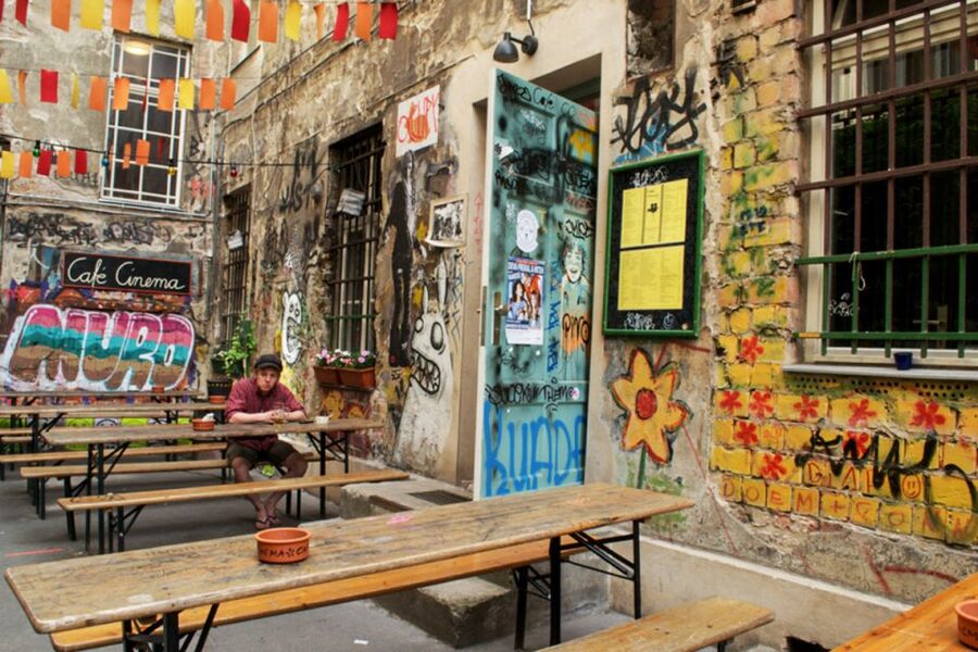 Berlin: Alternative Berlin Walking Tour - Currywurst, Doner, and Prater Beer Garden: Food Origins With City Context