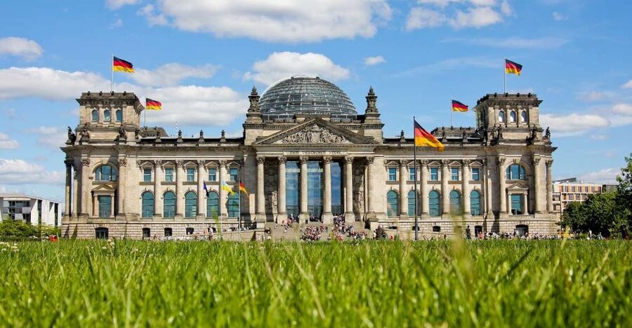 Berlin and Hamburg: Shore Excursion Tour Package - Berlin’s Berlin Wall and Checkpoint Charlie Stops: What to Look For