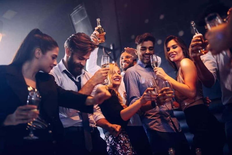 Berlin Bachelor(ette) Party with Night PubCrawl - Key Points at a Glance