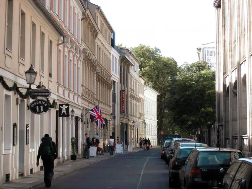 Berlin: Backyards of Berlin 2-Hour Tour - Key Courtyard Highlights You Get