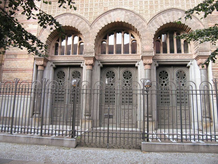 Berlin: Backyards of Berlin 2-Hour Tour - Why Berlin Courtyards Feel Like Time Travel