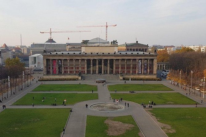 Berlin Beers & Battlefields Tour: War History and German Beer - Walking, listening, and keeping your focus without a museum vibe