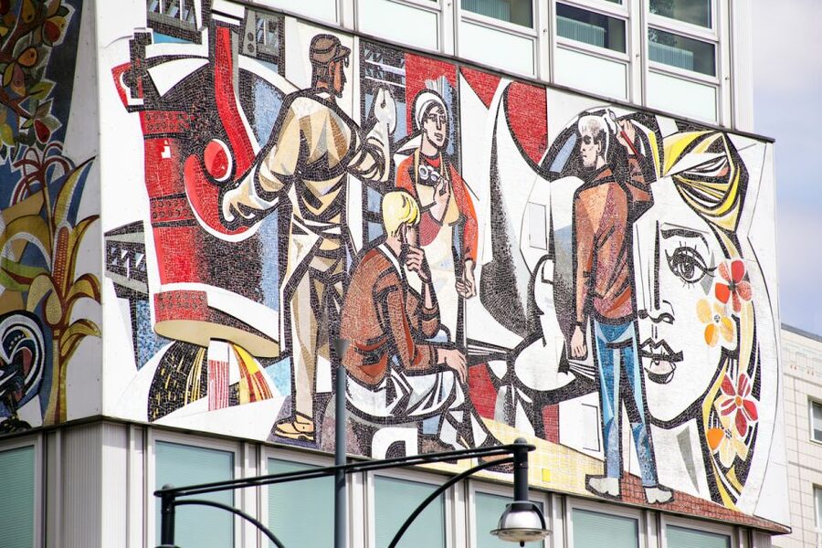 Berlin: Berlin Wall and the Cold War Walking Tour - Key things to know before you go