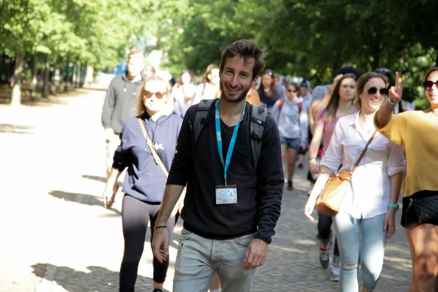 Berlin: Berlin Wall and the Cold War Walking Tour - The death strip and watchtower, explained on foot