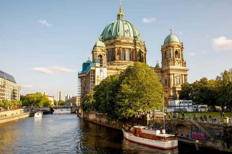 Berlin: Boat Sightseeing Tour on Electric Motor Yacht - Key things I’d plan around before you go