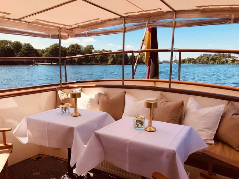 Berlin: Boat Sightseeing Tour on Electric Motor Yacht - Modern Berlin interlude: Hauptbahnhof, Tiergarten, and Futurium