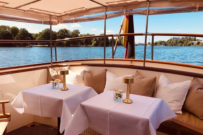 Berlin Boot Sightseeing Tour on Electric Private Yacht - The 60-Minute Route: From the Evangelical Cathedral to the Humboldt Forum