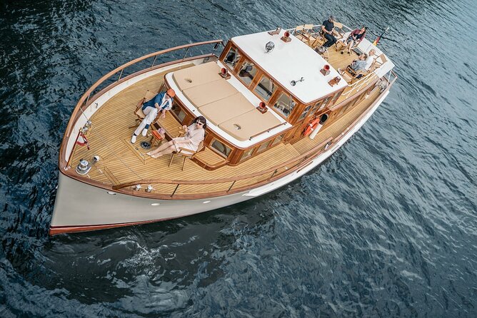 Berlin Boot Sightseeing Tour on Electric Private Yacht - Weather, Rain, and the Comfort Factor