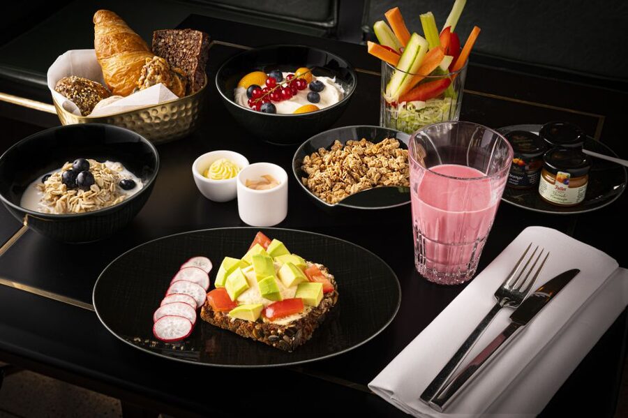 Berlin: Breakfast at Café Wintergarten - Value and Price: What $29 Really Buys You