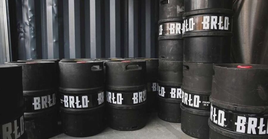 Berlin: BRLO BRWHOUSE Tour and Craft Beer Tasting - Entering BRLO Brwhouse: the container brewery vibe
