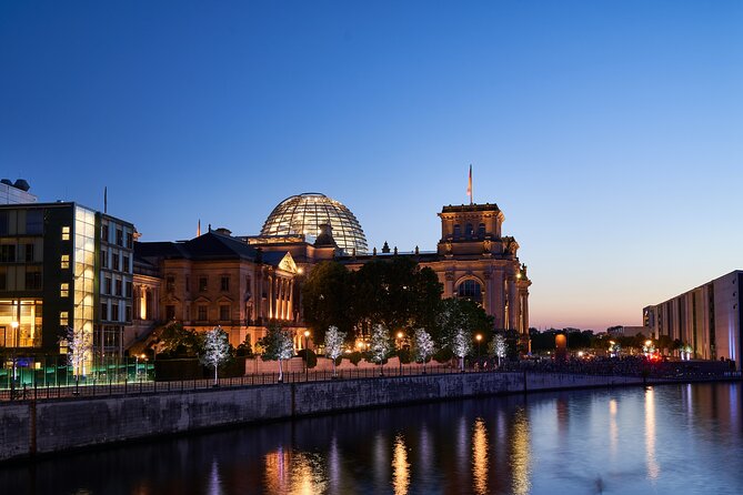 Berlin Capital 4-Course Sunset Dinner Cruise Including Drinks - Drinks, pacing, and the ship vibe with only 12 tables
