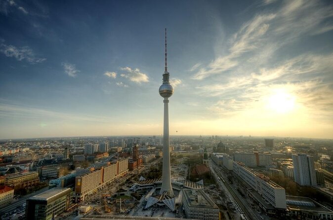 Berlin Capital 4-Course Sunset Dinner Cruise Including Drinks - The Spree route: what you pass and why it matters