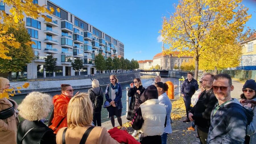 Berlin: Charité Hospital History Walking Tour - Meeting at Robert-Koch-Platz and What the 2-Hour Pace Feels Like