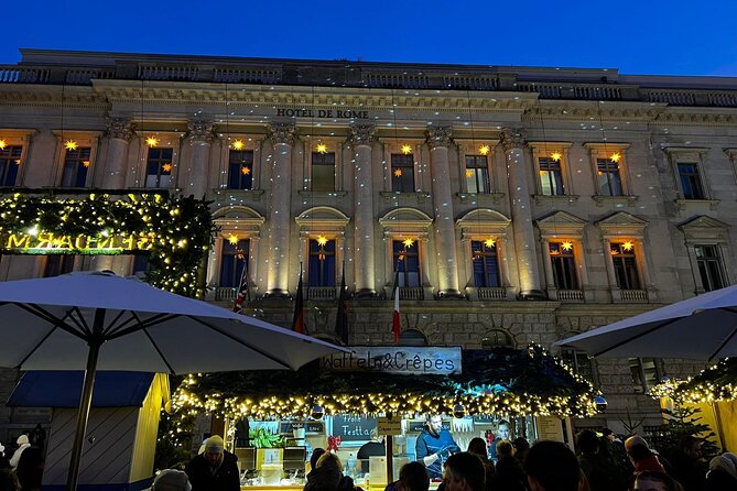 Berlin Christmas Markets Walking Tour - Past Unter den Linden Toward Bebelplatz (History Meets Market Noise)