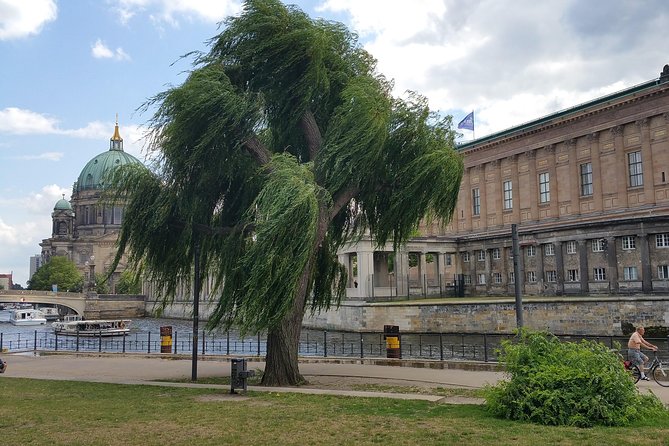 Berlin City Center: The Most Famous Sites (private 3 hours Walking tour) - Neue Wache, Deutsches Historisches Museum, and Lustgarten