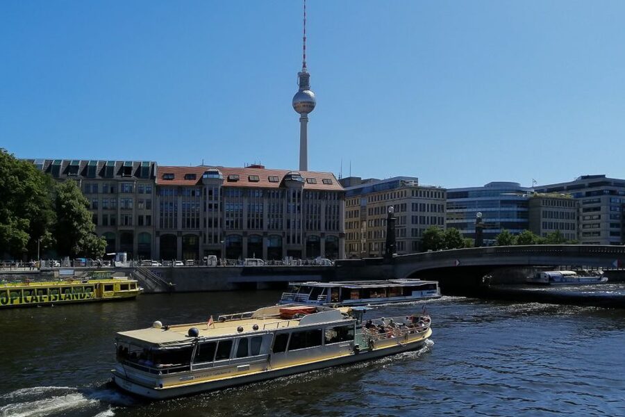 Berlin: City Highlights Express & Panorama Roof Terrace - Altes Museum and the Camera-Friendly Route Around Unter den Linden
