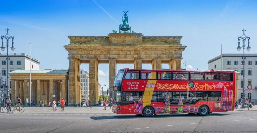 Berlin: City Sightseeing Hop-On Hop-Off Bus Tour - East Berlin and the Wall: the Trendy route from Oranienburger Straße to East Side Gallery