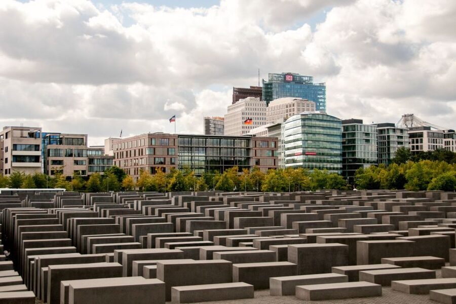 Berlin: City Sightseeing Hop-On Hop-Off Bus Tour - Using the City Sightseeing app, Wi-Fi, and the audio guide like a pro