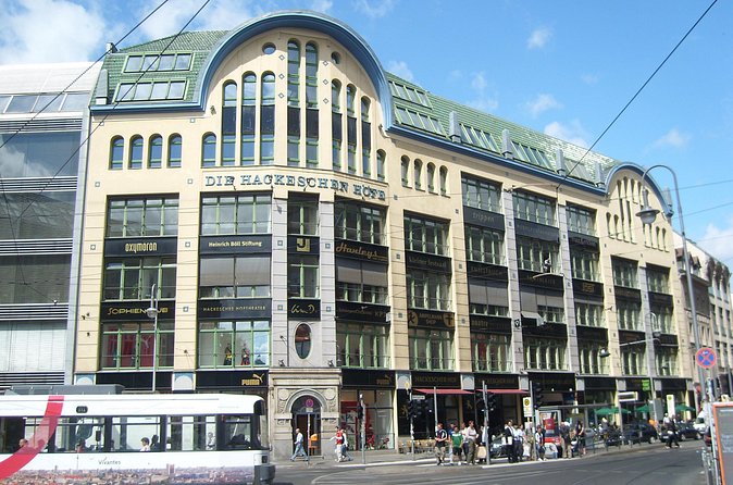 Berlin City Walking Tour of Scheunenviertel and Hackesche Höfe in Berlin Mitte - The guide matters, especially with Swen Goetz