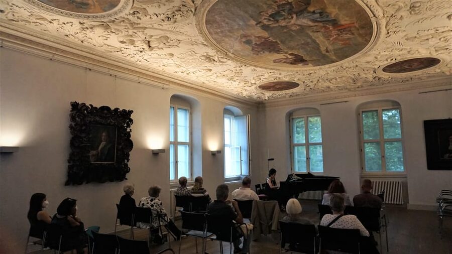 Berlin: Classical concerts in Köpenick Palace - Aurora Hall - Why Aurora Hall in Köpenick Palace feels special