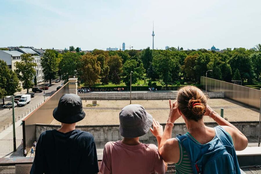 Berlin: Cold War Walking Tour on Berlin Wall Route - Key highlights to look for