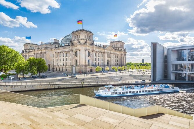 Berlin Complete in one day - Meeting at Pariser Platz and the Practical Way to Use Public Transit