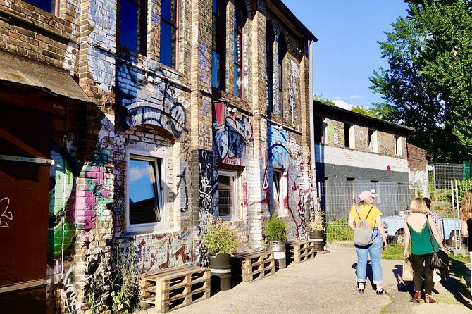 Berlin Craft Beer & Cultural Tour With Snack - Guides, group size, and the right pace for an evening