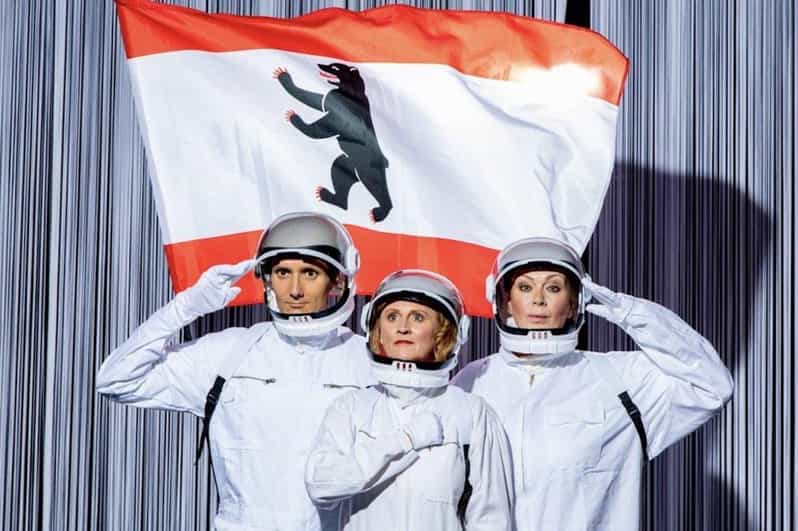 Berlin: Die Stachelschweine-Steglitz, wir haben ein Problem! - Die Stachelschweine in the Europacenter, and why the setting matters